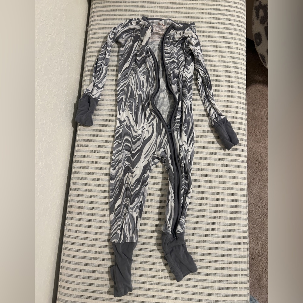 Little Sleepies Zippies Black Marble